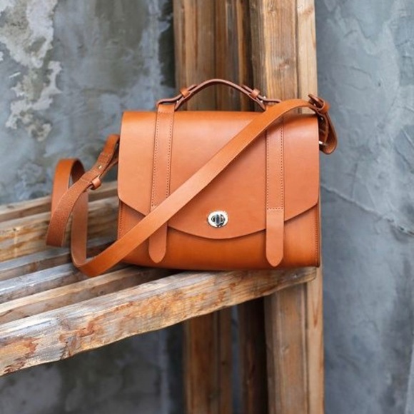 Sezane Doll Bag in camel. - Picture 1 of 7